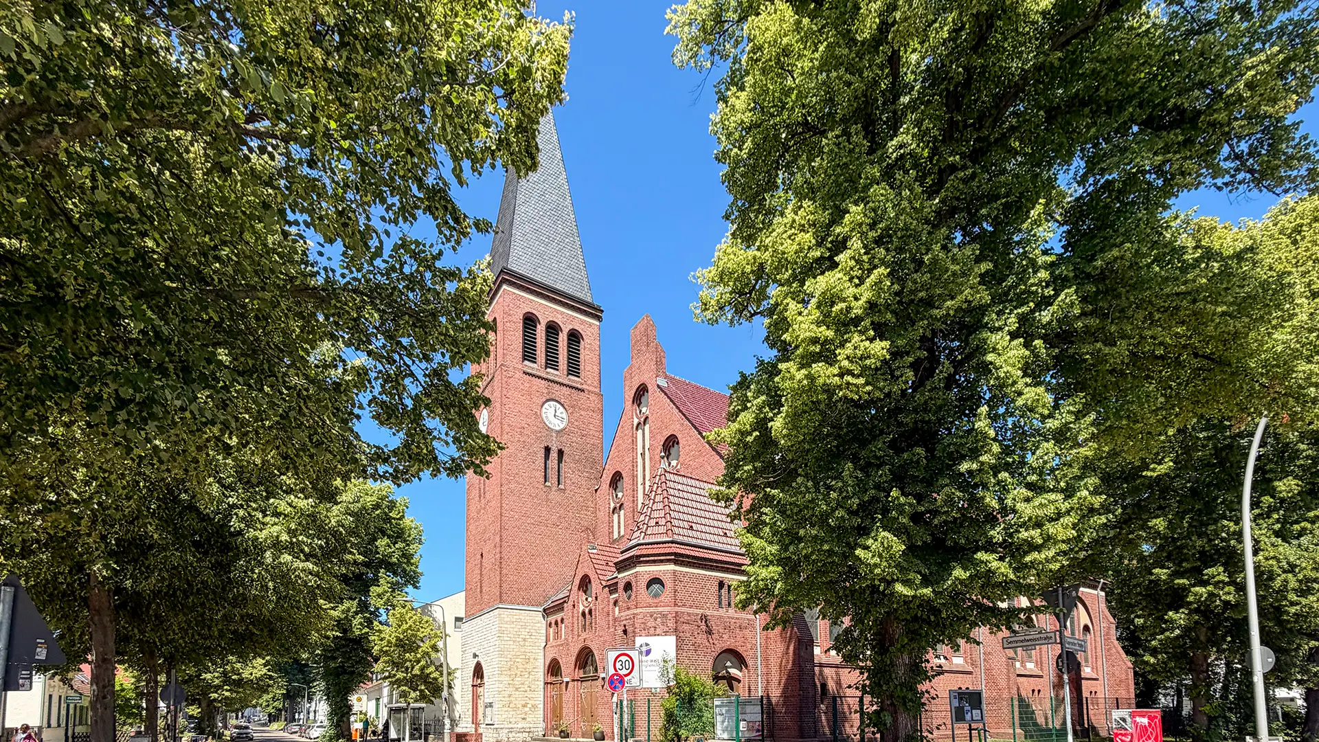 Die Kirche Alt-Glienicke