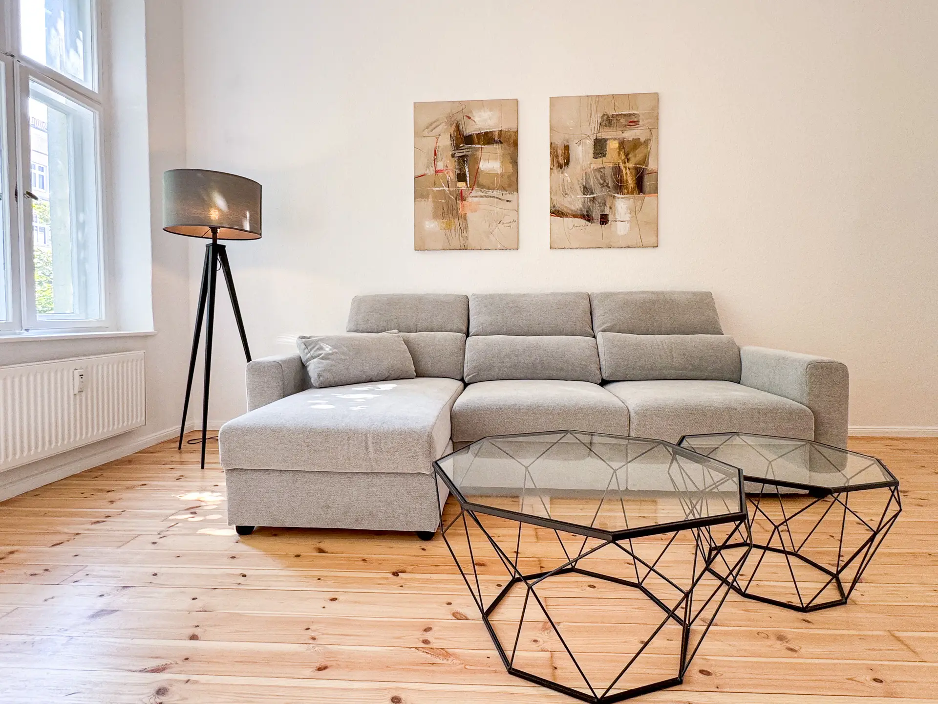 Sehr helle Altbau-Etagenwohnung